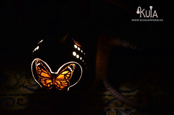 lampara con una mariposa pinpilinpauxa