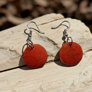 Pendientes rojos artesanales